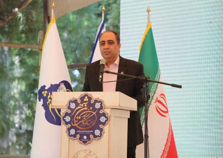 هنرمندان زرین شهر، مایه افتخار شهر هستند