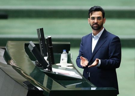 “آذری جهرمی”  از مجلس کارت زرد گرفت