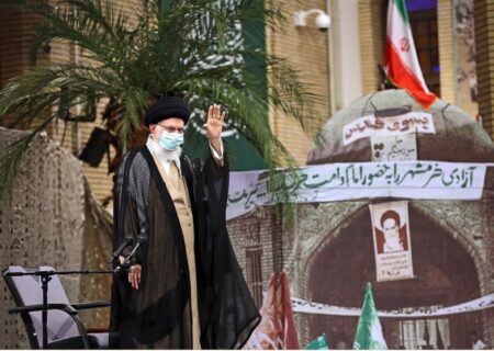 دیدار پیشکسوتان و فرماندهان دفاع مقدس با رهبر انقلاب