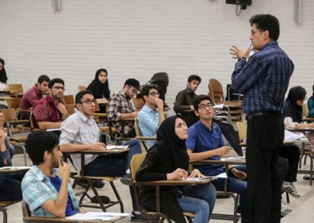 بنیانگذار انقلاب بر این باور بودند که دانشگاه کارخانه آدم‌سازی است