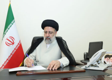 آیت‌الله رئیسی قانون ترمیم حقوق کارکنان و بازنشستگان را ابلاغ کرد