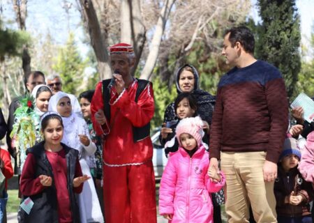 محلات شهر، با حضور چهرهای نوستالژی رنگ شادی به خود گرفتند