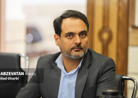 اتمام اصلاح هندسی ورودی شهر از سمت زیرگذر غرب و احداث میدان میرزا کوچک خان در فولادشهر
