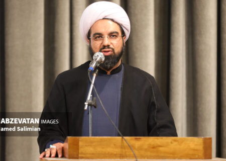 امام جمعه شهرستان لنجان: تبیین جنگ ۱۲ روزه در جبهه رسانه‌ای متوقف نشده است