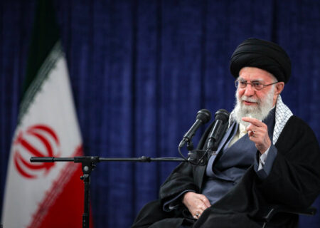 رهبر معظم انقلاب: شهدا هویت ملت ایران هستند که نباید فراموش شوند